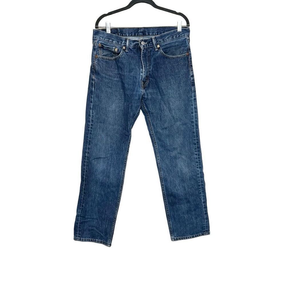 Levi’s medium wash 505 jeans size 32 X 32
